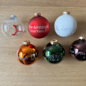 Gegraveerde kerstbal van glas